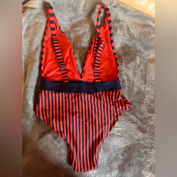 Aerie low cut one piece swimsuit - Picture 3 of 3